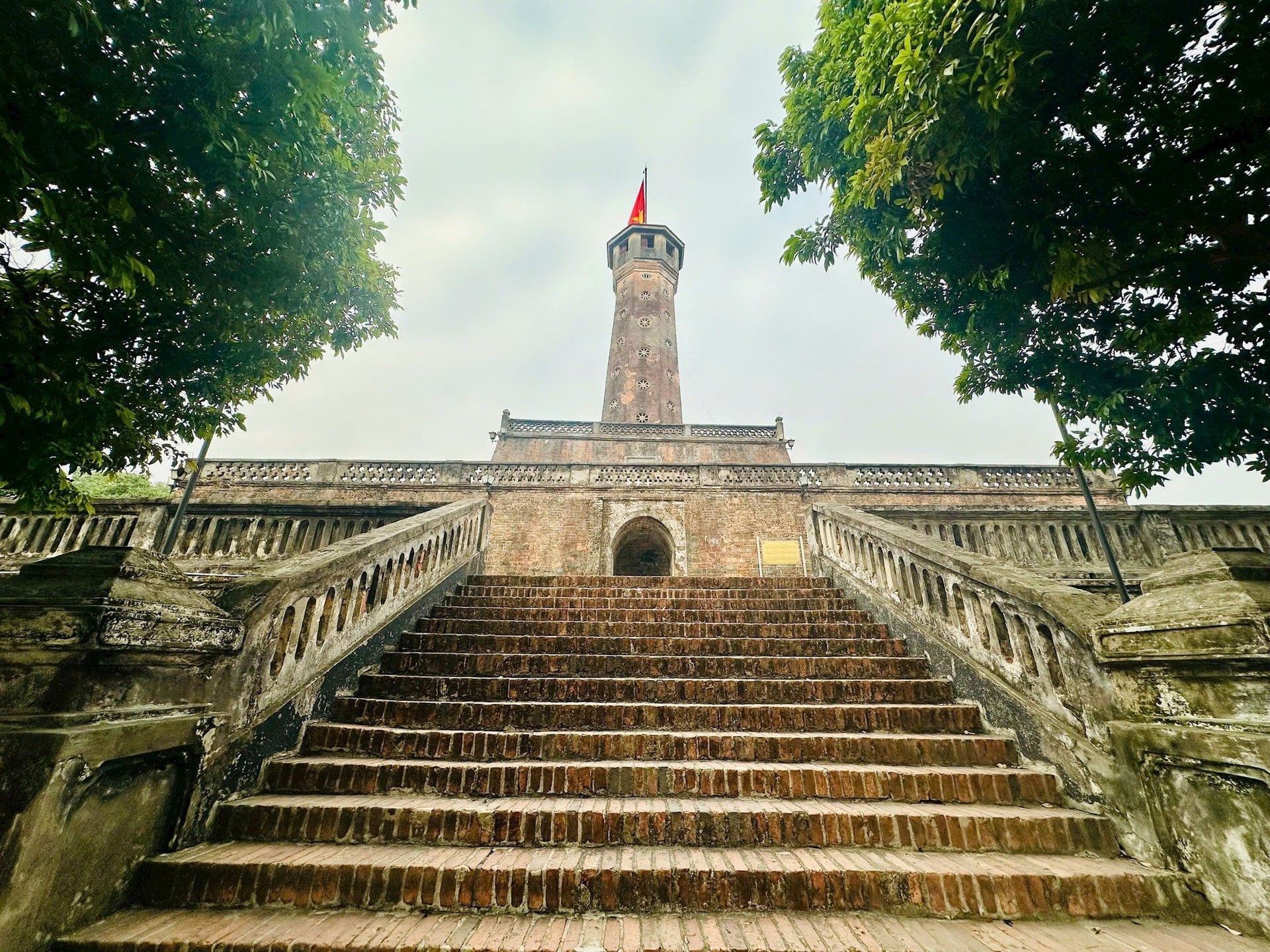 Kiến trúc tổng thể của Cột cờ